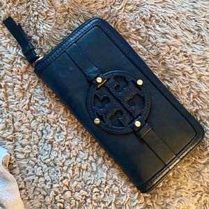 Tory Burch wallet